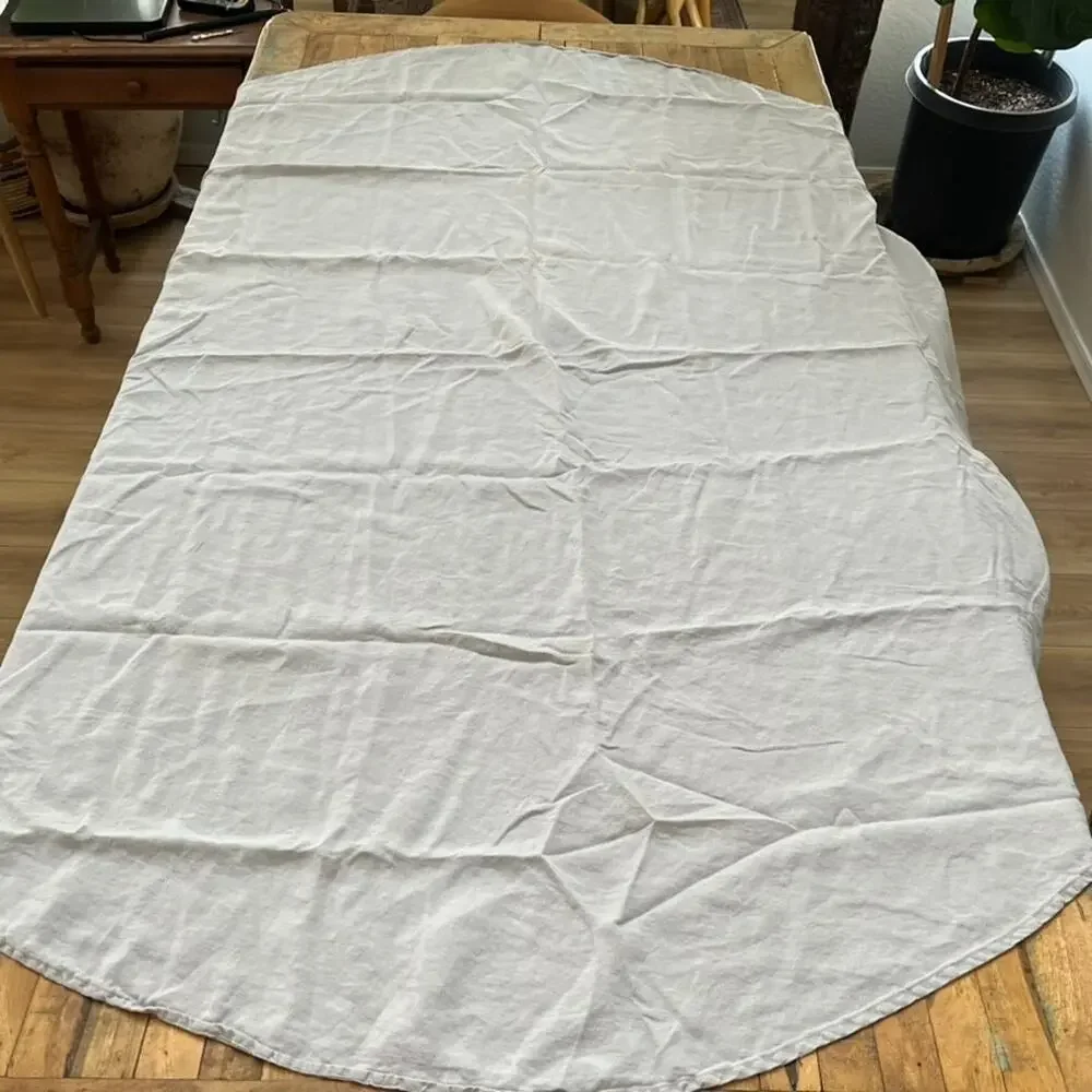 Magic Linen Light Gray Round Tablecloth 76